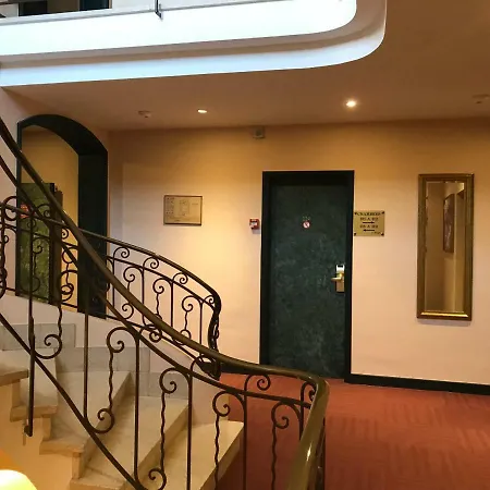 Chiffre Hotel
