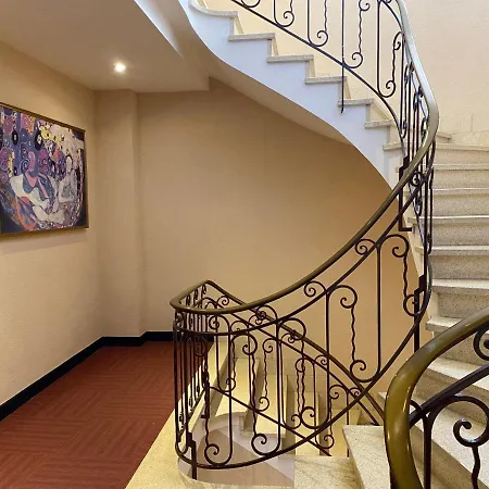 Chiffre Hotel