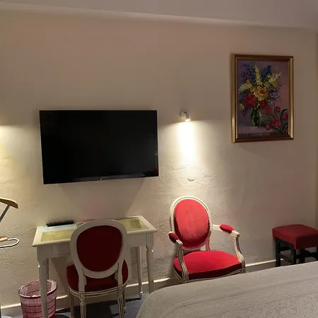 Chiffre Hotel